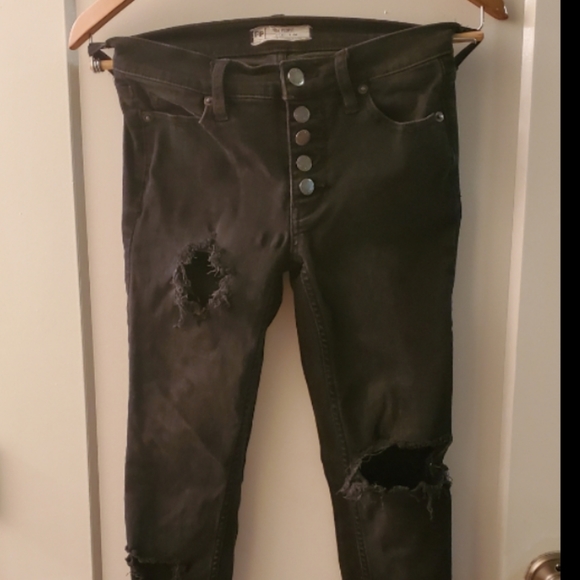 Free People High Waisted Ripped Skinny Jeans - Picture 5 of 8